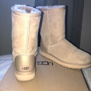 Like New Classic Uggs